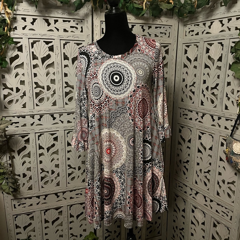 GROOVY COLORS & STYLE BLACK RED & WHITE MULTI PATTERN LONG SLEEVE MINI DRESS